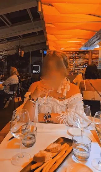 Amina, 39