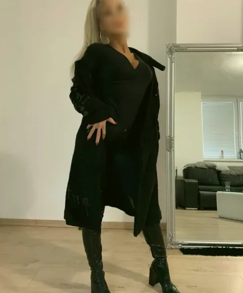 Ekaterina, 24