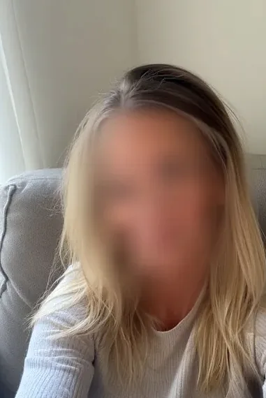 Julia, 36