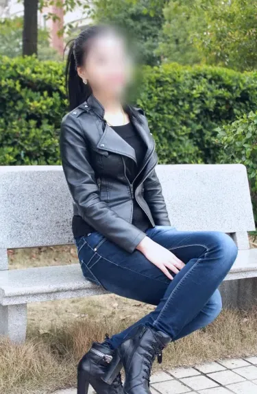 Khadija, 31
