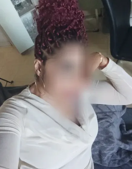 Paula, 36